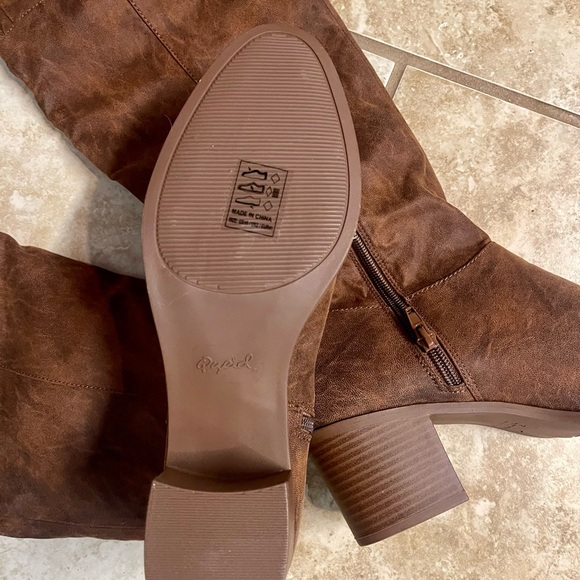 Distressed Cognac Over the Knee Boots - Picture 3 of 4